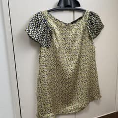 ZARA 小花柄トップス ネイビー イエロー とろみブラウスのサムネイル