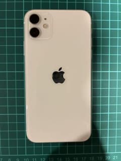 iPhone 11 ホワイト 128 GB Softbankのサムネイル