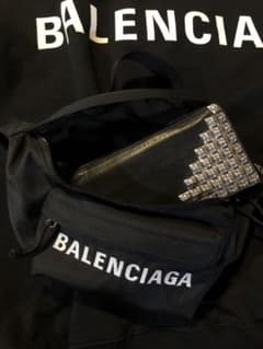 専用です。BALENCIAGA  ボディバッグ L オールブラックのサムネイル