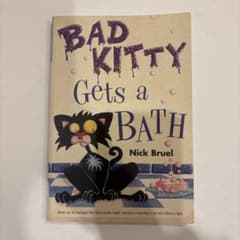 Bad Kitty Gets a Bath 洋書 英語絵本のサムネイル