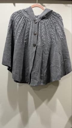 ニット フード付きポンチョ グレーのサムネイル