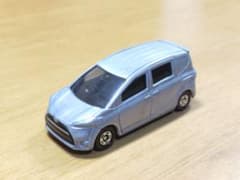 トミカ トヨタ シエンタ 改造ベース (ジャンク)のサムネイル