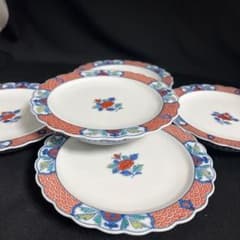 有田焼　今右衛門　色鍋島　手描き　高台付き　銘々皿　皿　花型　牡丹　青海波 有田焼 今右衛門 色鍋島 手描き 高台付き 銘々皿 皿 花型 牡丹 青海波