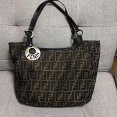 FENDI フェンディ トートバッグ ズッカ チャーム 金具 ブラウンのサムネイル