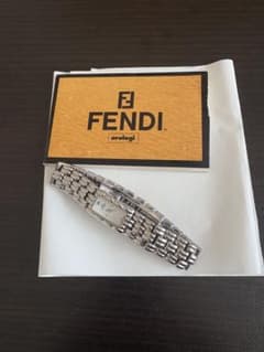 FENDI レディースウォッチ シルバーのサムネイル