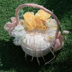 リングピロー付きバスケット 花飾り付きのサムネイル