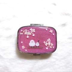 シマエナガ❁⃘*.゜レジンクリームケース 桜 シマエナガ❁⃘*.゜レジンピルケース 桜 - メルカリ