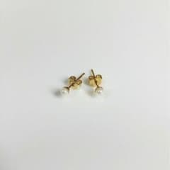 3mm 一粒パールピアス　ゴールドのサムネイル