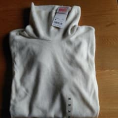 【UNIQLO】ヒートテックフリース　タートルネックTのサムネイル