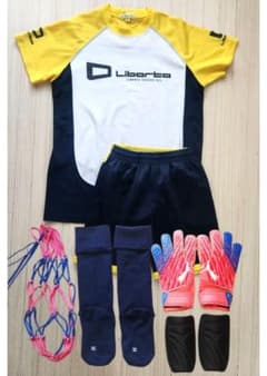 Libarta★サッカーウェア 160cm アクセサリー付きのサムネイル