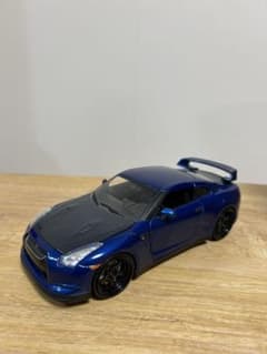 NISSAN GT-R ミニカー ブルー カーボン調ボンネット　ワイルドスピードのサムネイル