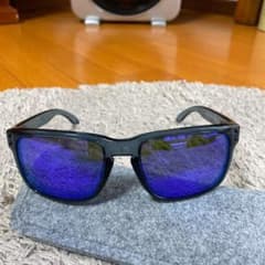 セール！サングラス　オークリー　HOLBROOKのサムネイル