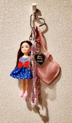 韓国　ドールチャーム　バッグチャーム　じゃらじゃらキーホルダー　バービのサムネイル