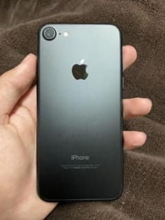 iPhone 7 Black 128 GB docomo simロック解除済のサムネイル