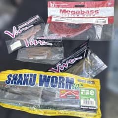 シ*ン様 バス釣り用ワームセット Viva Megabass - メルカリ