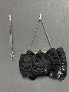美品！未使用！パーティーバッグ 2WAY ブラック 薔薇モチーフ　ネックレス付きのサムネイル