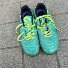 UMBRO フットサルシューズ ターフ用 グリーンのサムネイル