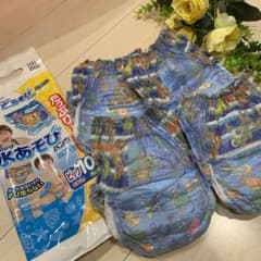 ムーニー  水遊び用パンツ　ビッグ12-17キロ　男の子のサムネイル