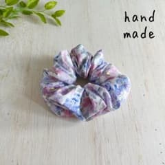 ハンドメイド》リバティ 生地たっぷりふんわりシュシュ シンクオブミー