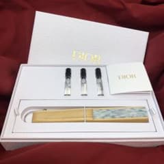 DIOR プラチナ会員ギフト　扇子・LUCKY 香水3本セットのサムネイル