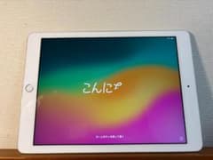 Apple iPad 第6世代 128GB 本体 シルバーのサムネイル