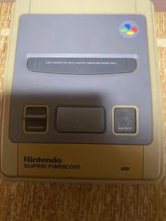 Nintendo Super Famicom 本体とコントローラー3台