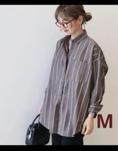 まおり様　グレー ストライプ 長袖シャツ Mサイズのサムネイル