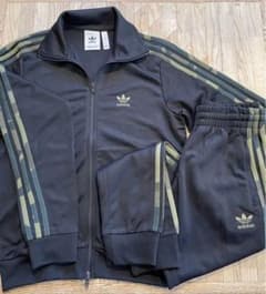 美品 アディダス カモフラ トラックジャケット&ジャージ サイズ 上下 Sのサムネイル