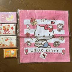 ハローキティ　ハンドタオルとポケットティッシュのセット