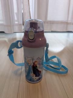 【お値下げ中】アナと雪の女王 子ども用 直飲み水筒 ストラップ付きのサムネイル