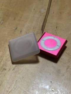iPod shuffle 第4世代 シリコンケース・純正充電コード付きのサムネイル