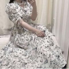 エブリン　花柄 ロングワンピースのサムネイル