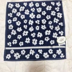TOCCA 花柄タオルハンカチ ネイビーのサムネイル
