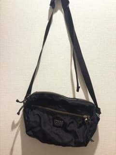 FREDRIK PACKERS ショルダーバッグ ブラックのサムネイル