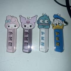 PEZ アクリルキーホルダー 4種セットのサムネイル