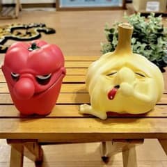 【激レア】ユーロペットベジタブルスクイーキートイ2体セット パプリカ ガーリックのサムネイル
