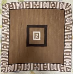 FENDI フェンディ 大判シルクスカーフ ブラウン系ズッカ柄 イタリア製