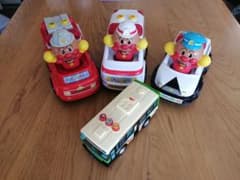 【アンパンマン】車　おもちゃセット　4点のサムネイル