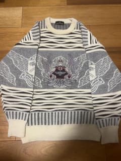 SHUTERN クルーネック ニット セーター エンブレム 刺繍のサムネイル