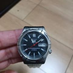 セイコー 5スポーツ自動巻き時計 100m防水 黒文字盤 - メルカリ