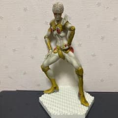ゴールドエクスペリエンス　フィギュアのサムネイル