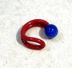 Red and blue snake-shaped ear cuff