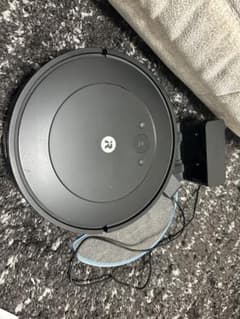 iRobot Roomba Combo Essential ルンバ 本体 充電機のサムネイル