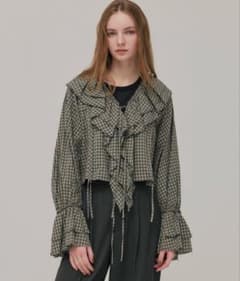 美品 PUBLIC TOKYO ラッフルカラーギャザーブラウス グリーン | Mercari