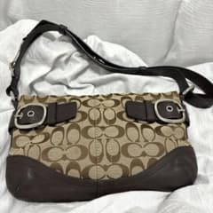 COACH 2WAY チャーム付シグネチャー ショルダーバッグ 【F17169】のサムネイル