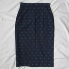 美品 Max Mara ネイビー 幾何学模様ロゴ ペンシルスカート 美品 Max Mara ネイビー 幾何学模様ロゴ ペンシルスカート - メルカリ