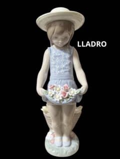 LLADRO リヤドロ　1284 スカートに花いっぱい フィギュリン LLADRO リヤドロ 1284 スカートに花いっぱい フィギュリン - メルカリ