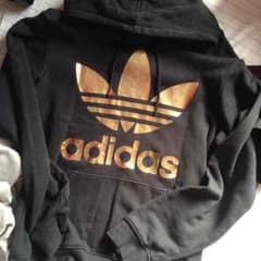 adidas 黒金のサムネイル