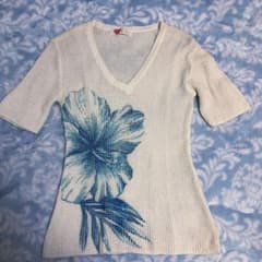 レア　アルバローザ　ニット　ハイビスカス　半袖　トップスのサムネイル