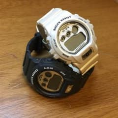 G-SHOCK 白、黒のサムネイル